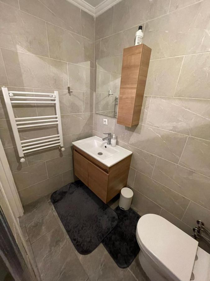 Appartamento Duplex With Terrace In Center,5Mn Walk To Istiklal Provincia di Provincia di Istanbul Esterno foto